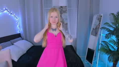 Snapshot of laly_peach chatting on January 2025 05:32:01 PM Laly online show from January 2025 05:32:01 PM
