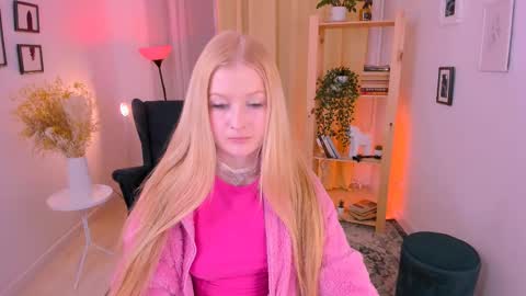 Snapshot of laly_peach chatting on March 2025 04:56:02 PM Laly online show from March 2025 04:56:02 PM