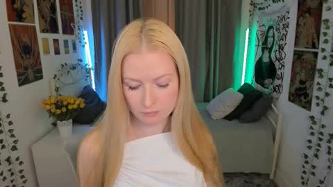 Snapshot of laly_peach chatting on October 2025 06:52:01 PM Laly online show from October 2025 06:52:01 PM