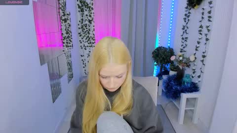 Snapshot of laly_peach chatting on January 2026 04:31:01 PM Laly online show from January 2026 04:31:01 PM