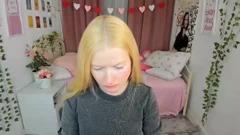 Snapshot of laly_peach chatting on February 2026 08:20:01 AM Laly online show from February 2026 08:20:01 AM