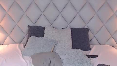 Laly Castro online show from January 2025 10:30:02 PM