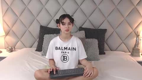 Laly Castro online show from February 2025 07:05:02 PM