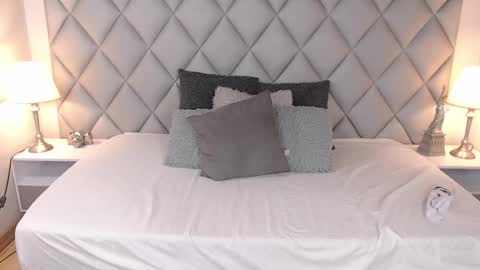 Laly Castro online show from February 2025 07:16:02 PM