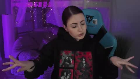 just call me Lana  and her security online show from November 2025 05:29:02 AM