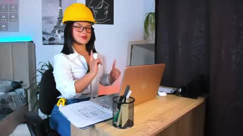 Snapshot of lana_beket_ chatting on May 2026 12:05:01 AM Lana online show from May 2026 12:05:01 AM