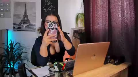 Snapshot of lana_beket_ chatting on June 2026 07:01:02 PM Lana online show from June 2026 07:01:02 PM