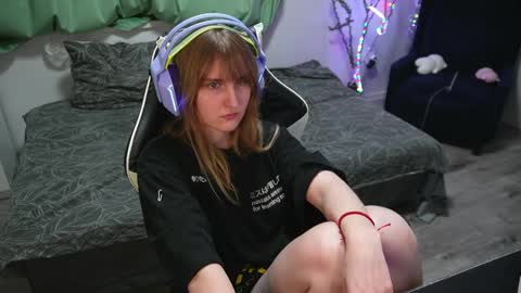 Kay online show from February 2025 08:18:01 PM