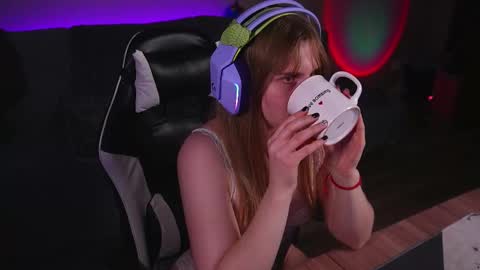 Kay online show from September 2025 08:24:01 PM