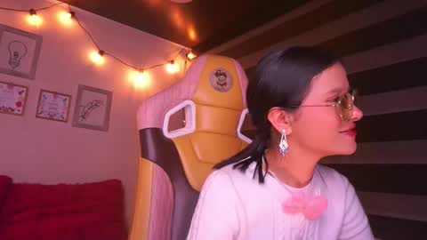 Snapshot of lana_dreams_ chatting on November 2025 01:39:01 AM Lana online show from November 2025 01:39:01 AM