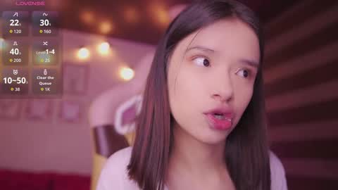 Snapshot of lana_dreams_ chatting on December 2025 01:23:01 AM Lana online show from December 2025 01:23:01 AM