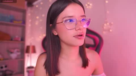 Snapshot of lana_dreams_ chatting on February 2026 11:33:02 PM Lana online show from February 2026 11:33:02 PM