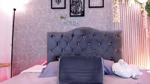 lana_gill online show from April 2026 07:05:02 PM