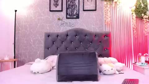 lana_gill online show from June 2026 07:13:01 PM
