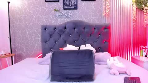 lana_gill online show from June 2026 07:24:01 PM