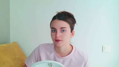 lana_gl online show from July 2026 10:21:02 AM