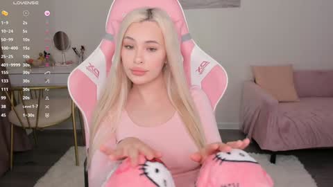 Lana online show from January 2025 08:47:01 PM