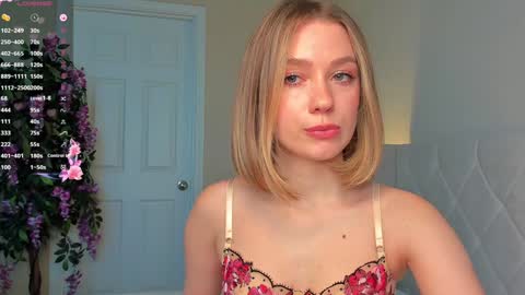 Lana online show from January 2025 07:42:01 PM