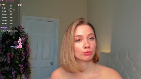 Lana online show from January 2025 10:43:02 PM