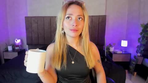 Lana online show from November 2025 03:18:02 AM