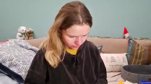 Snapshot of lanaangeldream chatting on December 2025 09:40:01 AM Lana online show from December 2025 09:40:01 AM