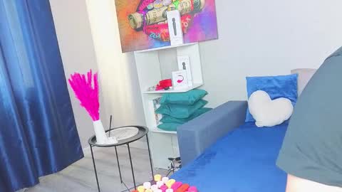 Lana online show from October 2025 11:54:01 AM