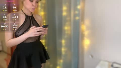 LanaDreamX online show from May 2026 06:05:02 PM