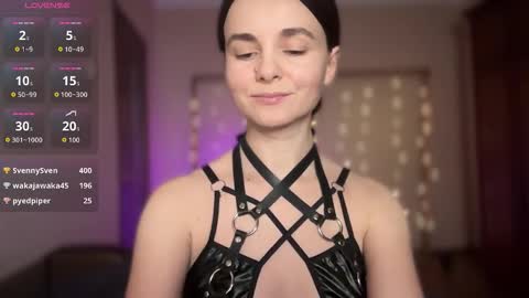 Lana online show from September 2025 07:39:01 PM