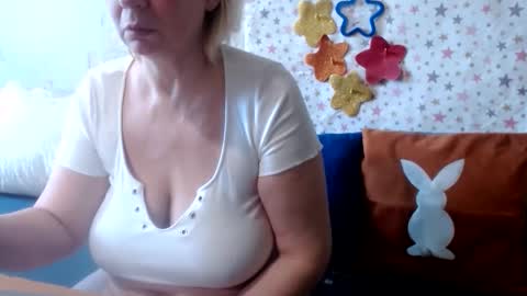 LovelyQueen online show from June 2026 08:01:02 AM