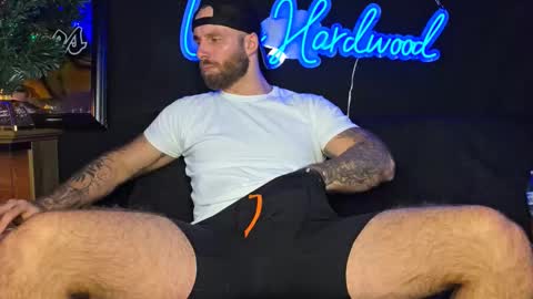 Snapshot of lancehardwood222 chatting on December 2025 01:32:02 AM LANCE online show from December 2025 01:32:02 AM