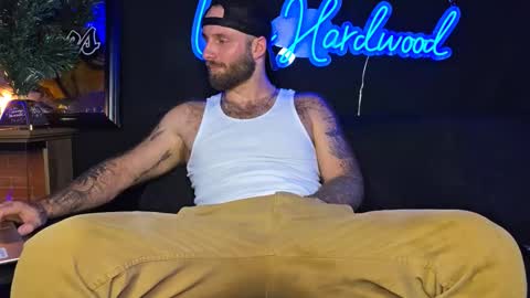 Snapshot of lancehardwood222 chatting on December 2025 01:00:01 AM LANCE online show from December 2025 01:00:01 AM