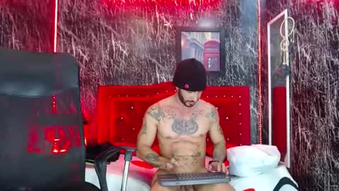 Snapshot of lancelot_benwick chatting on February 2025 11:15:01 PM Lancelot Benwick online show from February 2025 11:15:01 PM