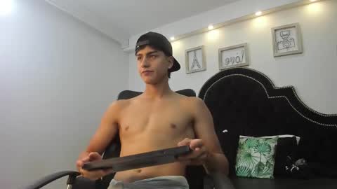 landercruz online show from November 2025 04:33:02 AM