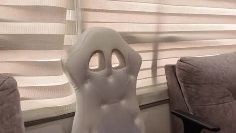 lanna_as online show from May 2026 02:23:01 PM