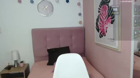 Lanna online show from October 2025 01:34:02 PM