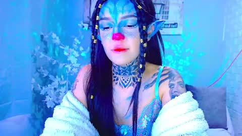 LANNIE   online show from November 2025 09:46:01 PM