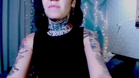 LANNIE   online show from March 2026 11:10:02 PM