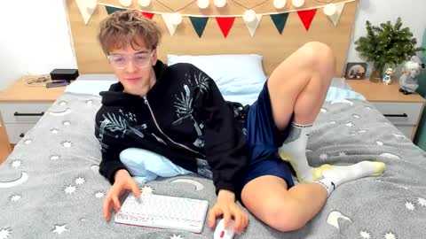 Fandi online show from December 2024 12:34:02 PM