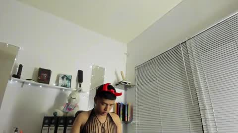 laparis19 online show from May 2026 06:46:01 PM