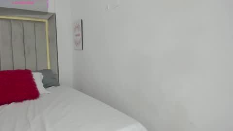 Julian online show from October 2025 07:36:01 PM