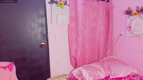 Snapshot of lara_aisha chatting on April 2026 07:42:01 PM LARA online show from April 2026 07:42:01 PM