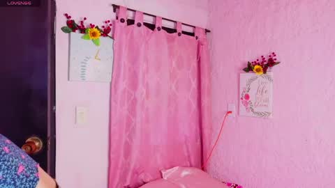 Snapshot of lara_aisha chatting on May 2026 08:04:02 PM LARA online show from May 2026 08:04:02 PM