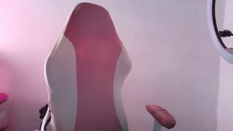 LARA online show from June 2026 07:55:02 PM