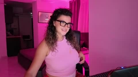 Lara online show from July 2026 01:40:02 PM