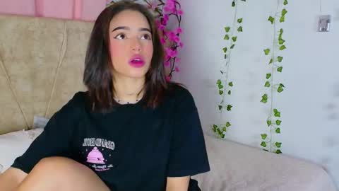 Lara Gill online show from February 2026 07:35:01 PM