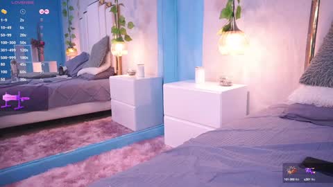 Snapshot of lara_giraldo chatting on January 2025 07:00:02 AM Hello Guys I am Lara Giraldo WELCOME To my room online show from January 2025 07:00:02 AM