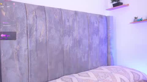 Snapshot of lara_giraldo chatting on September 2025 12:55:01 AM Hello Guys I am Lara Giraldo WELCOME To my room online show from September 2025 12:55:01 AM