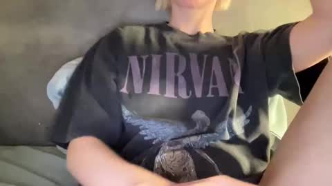 Snapshot of lara_neon chatting on February 2026 04:02:01 PM Lara Neon online show from February 2026 04:02:01 PM