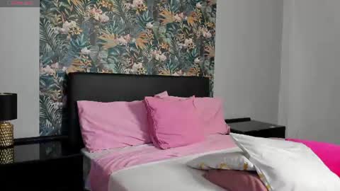 laraamosx online show from July 2026 07:24:01 PM