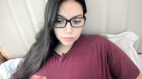 lara online show from December 2025 09:12:02 PM